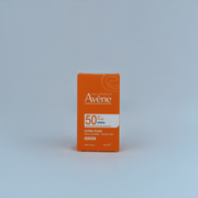 Avène Ultra Fluido Invisible SPF 50+ (50 ml) – Protección solar avanzada para piel sensible