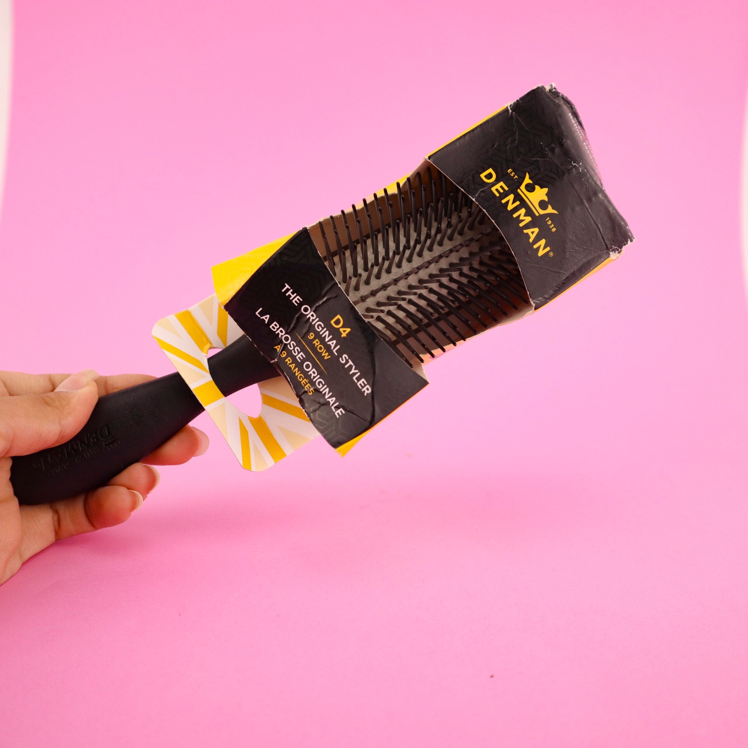 Denman Cushion Brush Nylon Bristles, 9-Row (D4) EMPAQUE DAÑADO