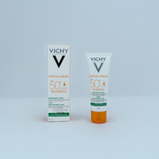 Vichy Capital Soleil 3 en 1 Matificante SPF 50+ – Protección Solar, Control de Brillos y Acción Antioxidante (50ml)